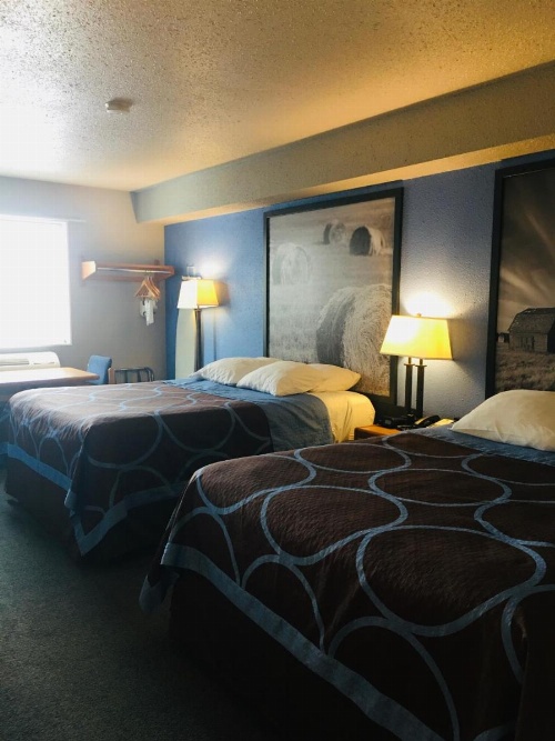 Super 8 by Wyndham Swift Current image 10