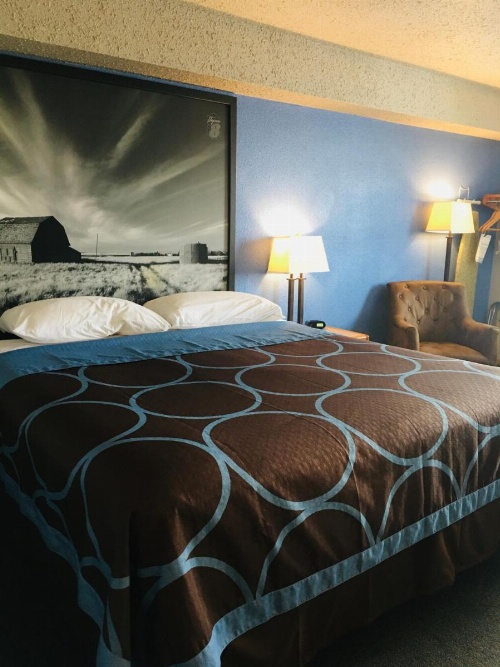 Super 8 by Wyndham Swift Current image 15