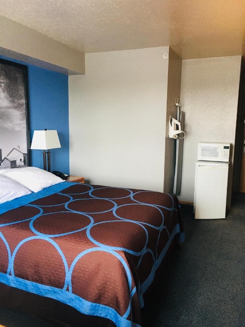 Super 8 by Wyndham Swift Current image 22