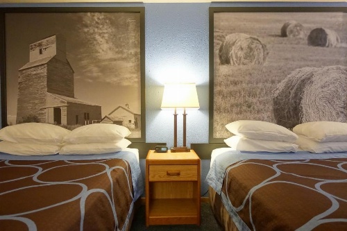 Super 8 by Wyndham Swift Current image 25